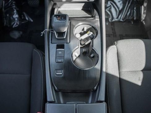 Used 2025 Nissan Rogue S image 24