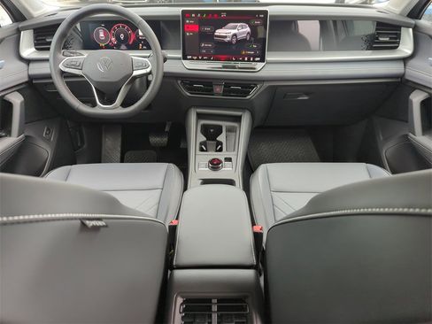 New 2026 Volkswagen Tiguan SE image 25