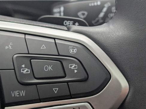 Used 2024 Volkswagen Atlas Peak Edition SE image 36