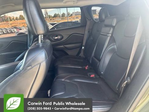 Used 2019 Jeep Cherokee Trailhawk AWD/4WD image 10