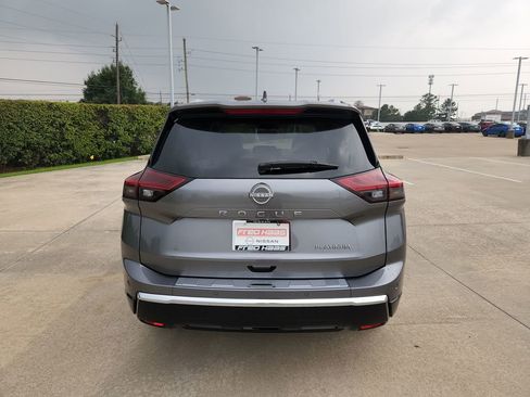 Certified 2024 Nissan Rogue Platinum FWD image 6