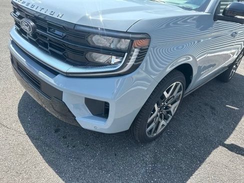 New 2027 Ford Expedition Platinum w/ Platinum Ultimate Package AWD/4WD image 9