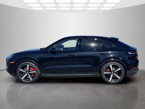 Used 2025 Porsche Cayenne S AWD/4WD image 8
