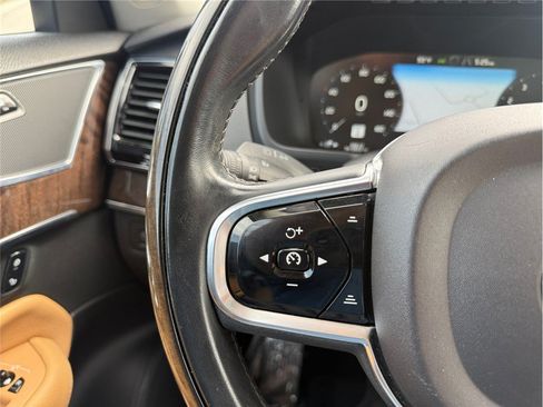 Used 2016 Volvo XC90 T6 Momentum w/ Momentum Plus Package AWD/4WD image 26