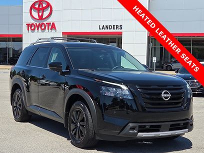 Used 2025 Nissan Pathfinder SL w/ Black Appearance Package