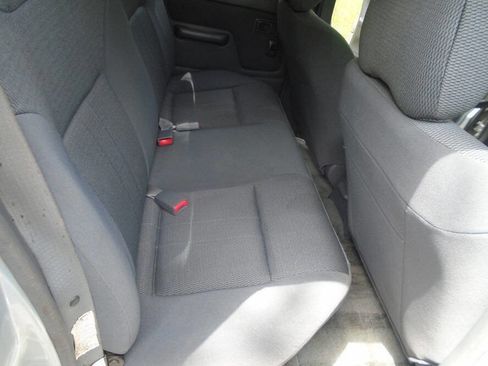 Used 2002 Nissan Frontier XE AWD/4WD image 19