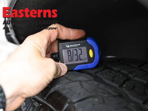 Used 2025 Chevrolet Suburban Z71 AWD/4WD image 30