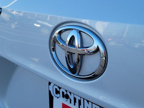 Certified 2023 Toyota Highlander L image 7