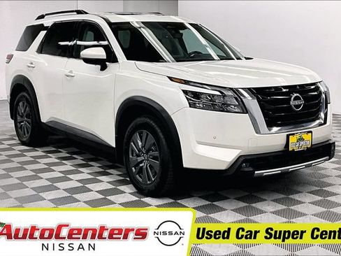 Used 2024 Nissan Pathfinder SV AWD/4WD image 1