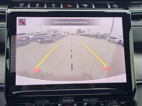 Used 2023 Jeep Grand Cherokee Overland w/ Luxury Tech Group IV AWD/4WD image 29