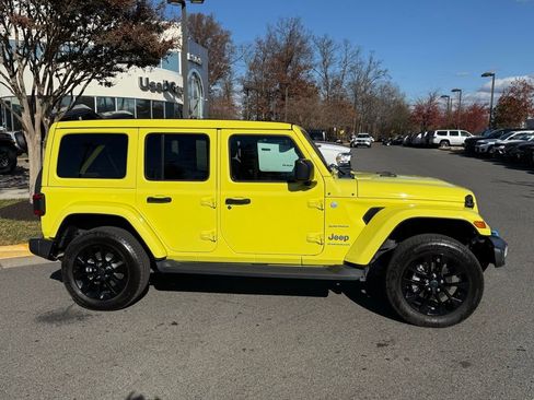 Used 2024 Jeep Wrangler Unlimited Sahara w/ Technology Group image 7