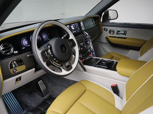 Certified 2025 Rolls-Royce Cullinan image 19
