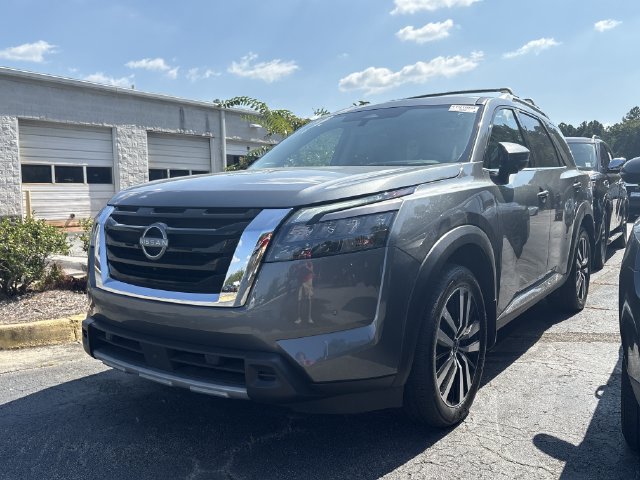 Certified 2025 Nissan Pathfinder Platinum w/ Cargo Package FWD image 1