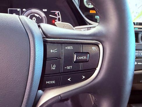 Certified 2025 Lexus ES 300h F Sport image 22