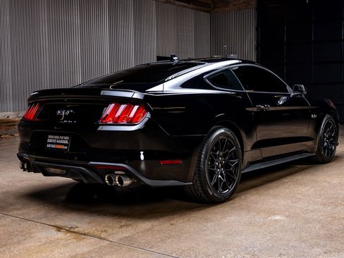Used 2020 Ford Mustang GT image 9