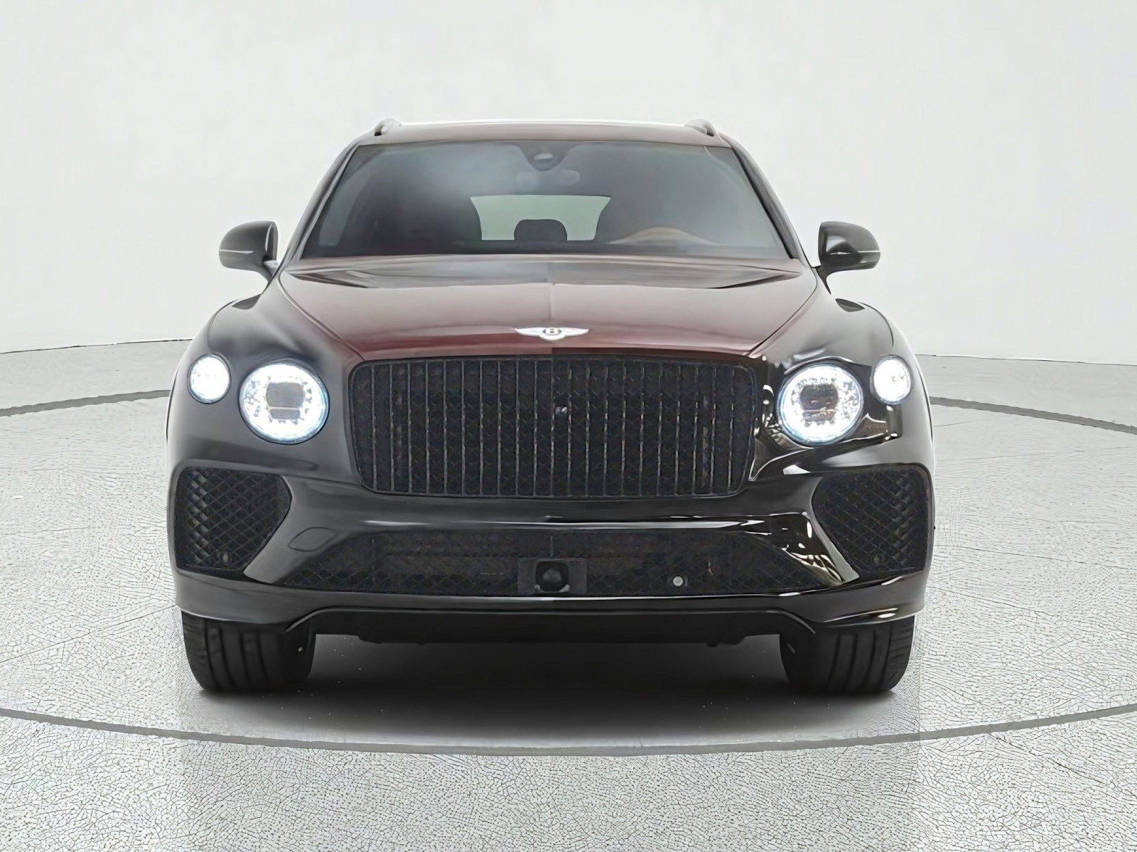 Used 2025 Bentley Bentayga AWD/4WD image 2