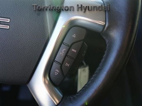 Used 2016 GMC Acadia SLE image 12