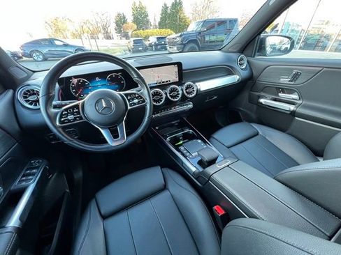 Used 2023 Mercedes-Benz EQB 300 4MATIC w/ Exclusive Package image 19