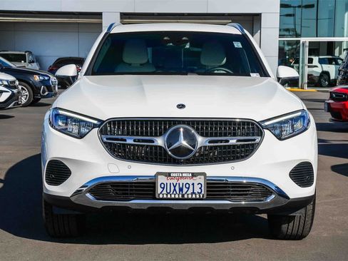 Used 2025 Mercedes-Benz GLC 350e GLC 350e image 2