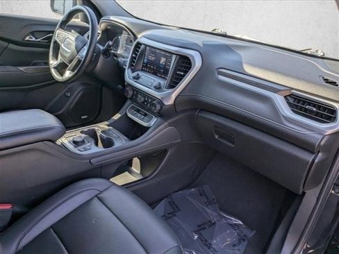 Used 2023 GMC Acadia SLT image 16