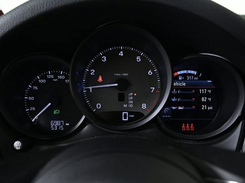 Certified 2022 Porsche Macan S image 15