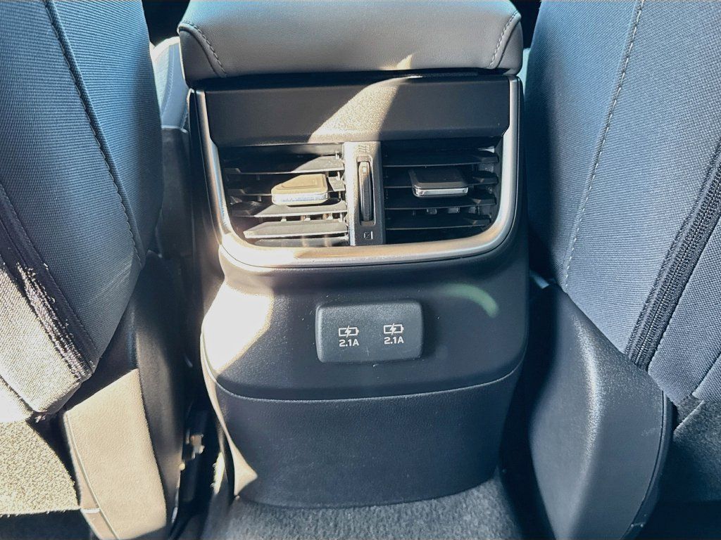 Used 2022 Subaru Outback Premium AWD/4WD image 23