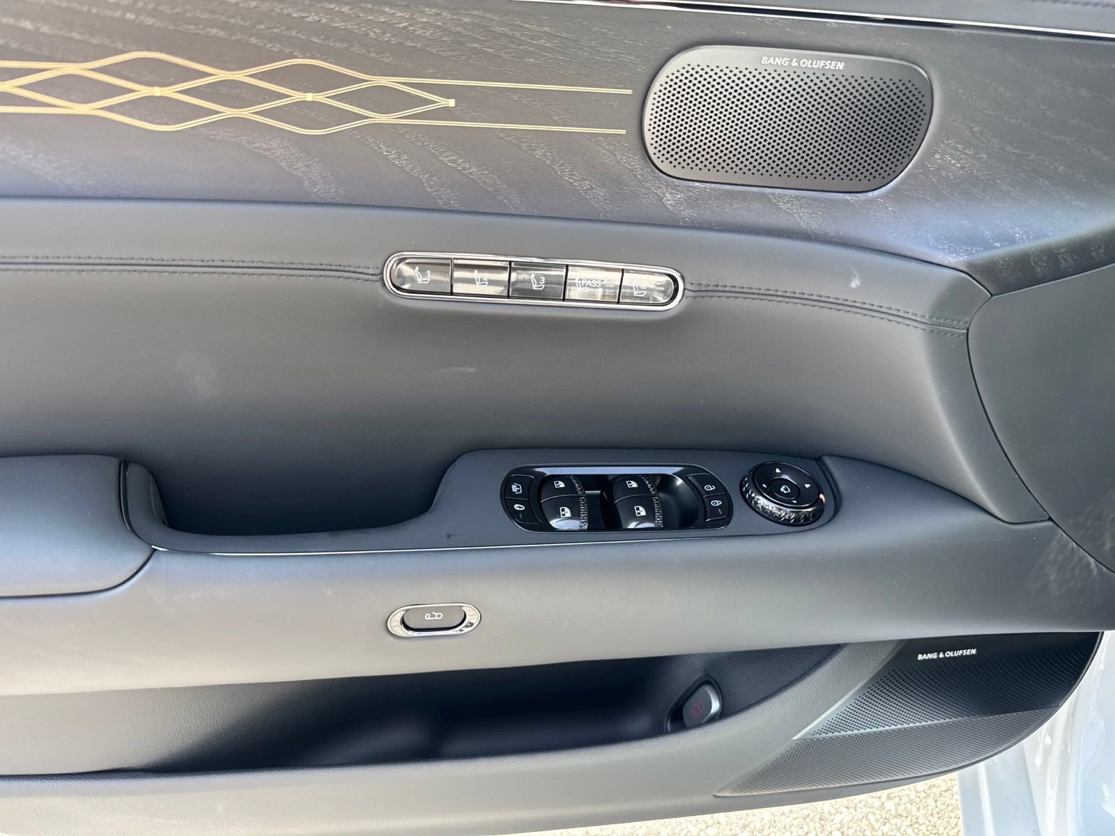 New 2026 Genesis G90 3.5T Prestige AWD/4WD image 19
