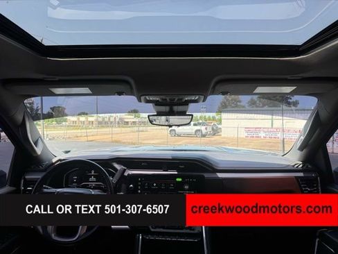 Used 2024 GMC Sierra 2500 Denali w/ Denali Reserve Package AWD/4WD image 14