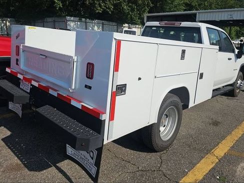 Used 2025 Chevrolet Silverado 3500 W/T AWD/4WD image 2