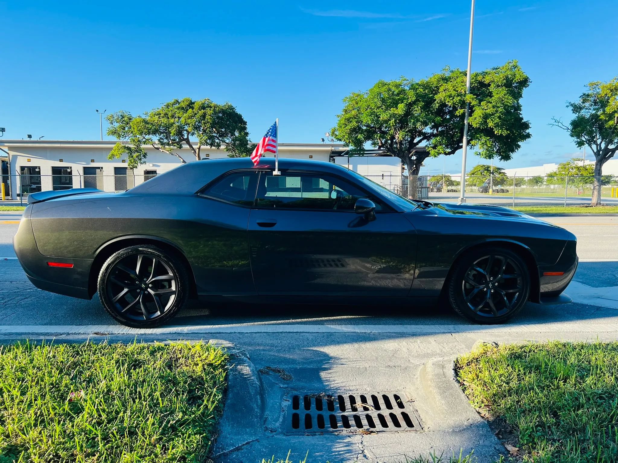 Used 2022 Dodge Challenger R/T w/ Blacktop Package RWD image 6