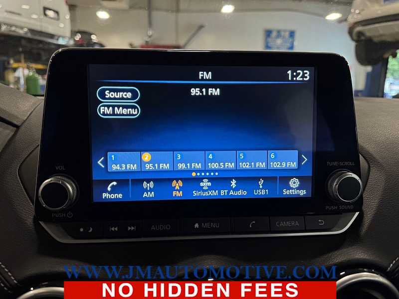 Used 2024 Nissan Sentra SV FWD image 22