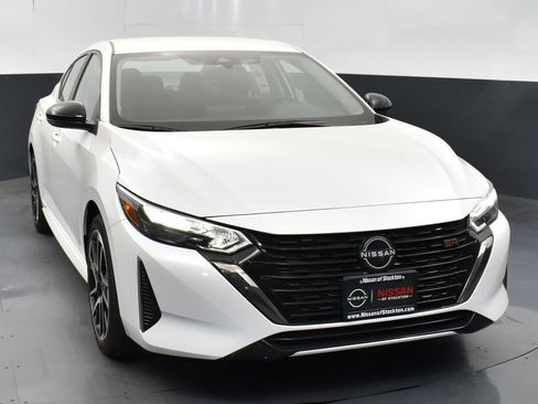 New 2025 Nissan Sentra SR image 1
