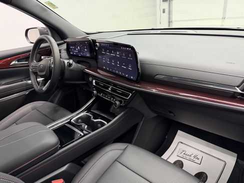 Used 2026 Chevrolet Traverse Z71 image 26