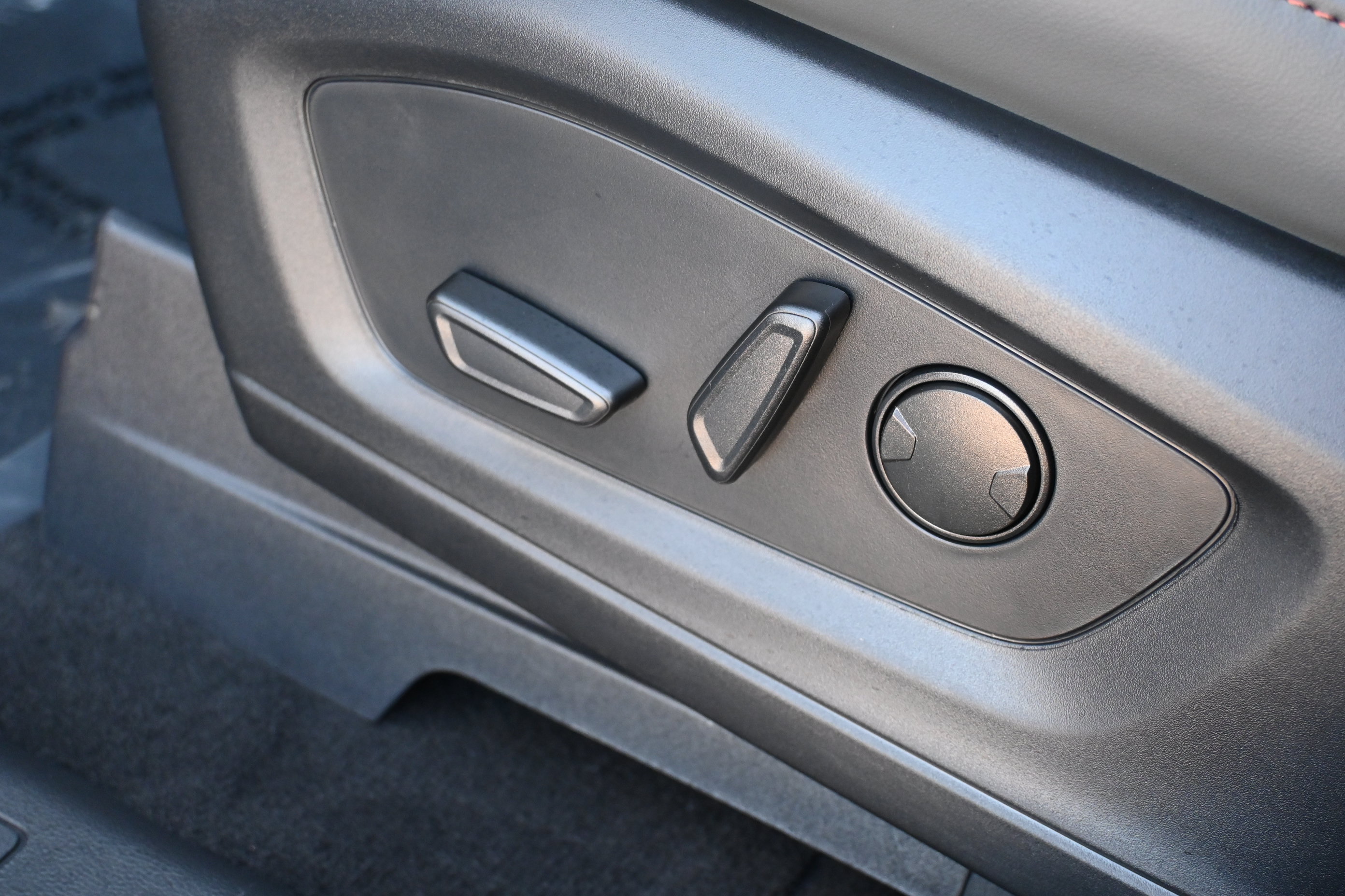 New 2026 Ford Explorer Active w/ Active Comfort Package RWD image 30