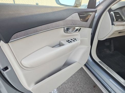 Used 2024 Volvo XC90 B6 Plus AWD/4WD image 7