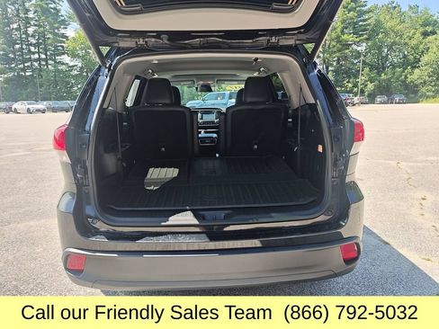 Used 2017 Toyota Highlander XLE AWD/4WD image 25