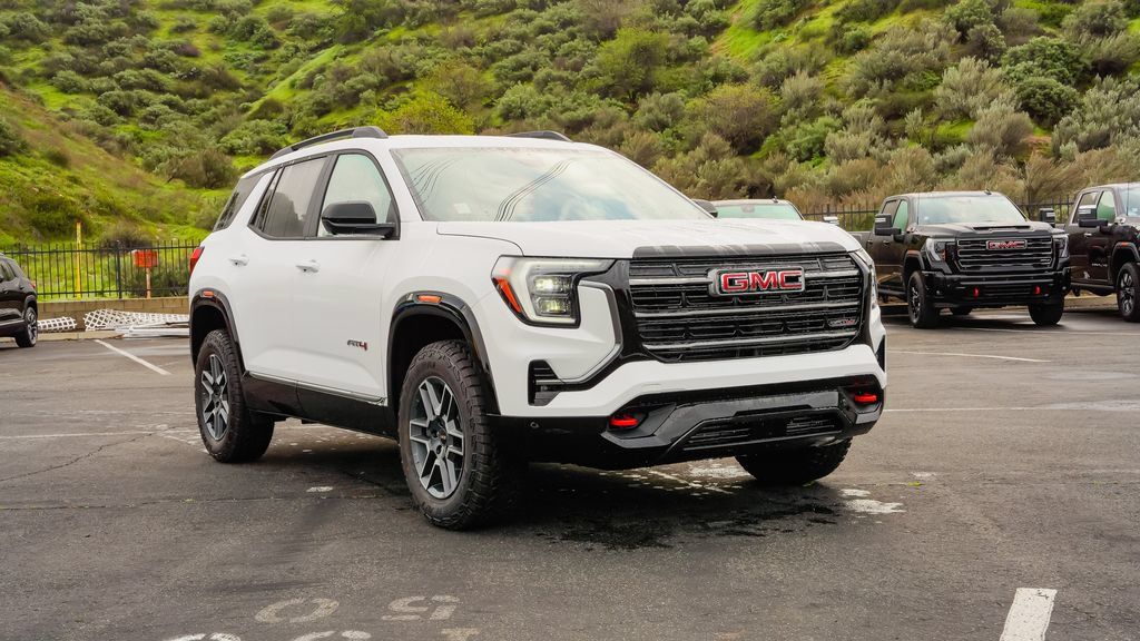 New 2027 GMC Terrain AT4 w/ Technology Package II AWD/4WD image 5