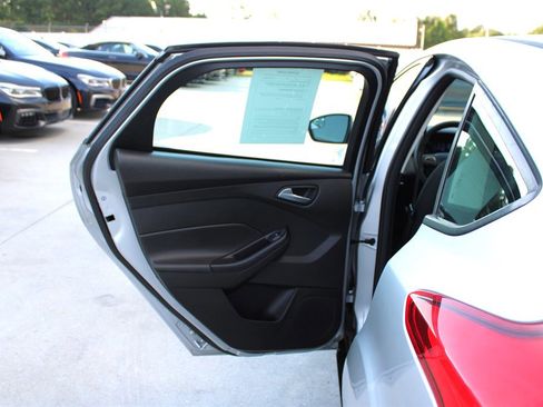Used 2016 Ford Focus SE image 27