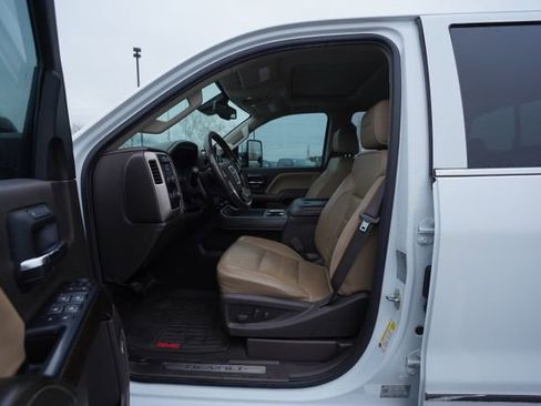 Used 2019 GMC Sierra 3500 Denali w/ Duramax Plus Package image 13