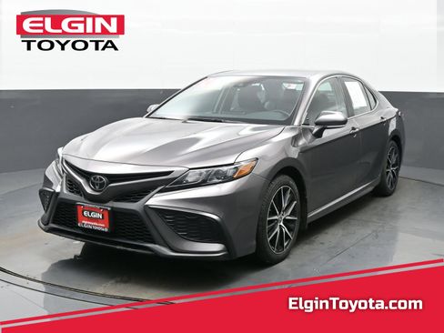 Used 2024 Toyota Camry SE image 1