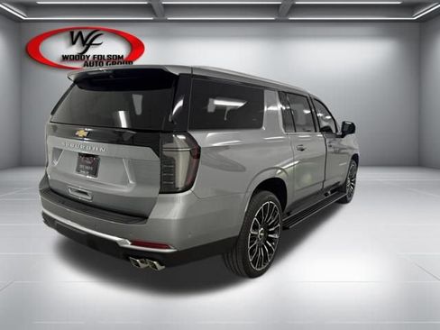 New 2026 Chevrolet Suburban High Country AWD/4WD image 6