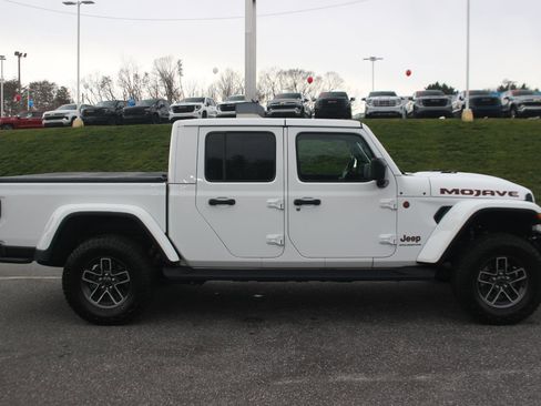 Used 2024 Jeep Gladiator Mojave image 8