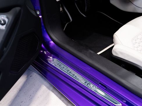 Used 2023 Lamborghini Huracan EVO RWD image 12