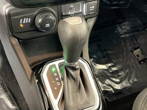 Used 2022 Jeep Renegade Altitude w/ Convenience Group image 17