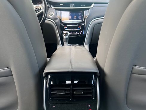 Used 2014 Cadillac XTS Premium FWD image 16