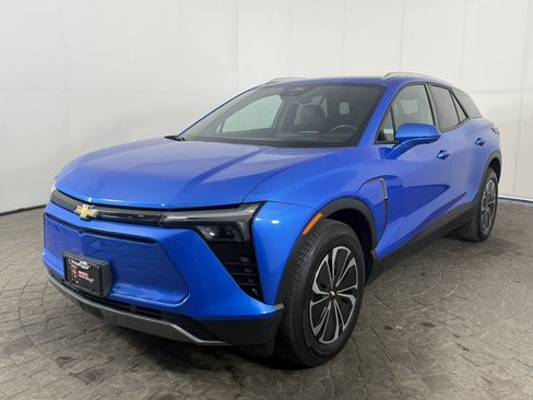 Used 2024 Chevrolet Blazer EV LT AWD/4WD image 3