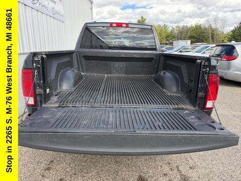 Used 2017 RAM 1500 Express AWD/4WD image 8