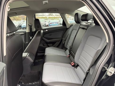 New 2026 Volkswagen Jetta SE FWD image 32