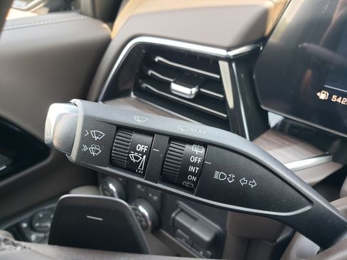 New 2026 Chevrolet Suburban Z71 w/ Z71 Off-Road Package AWD/4WD image 21