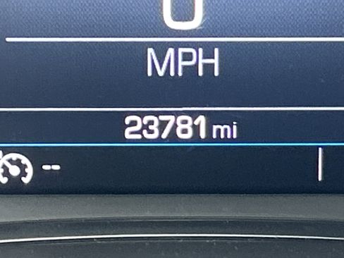 Used 2023 GMC Acadia SLE w/ Driver Convenience Package image 24